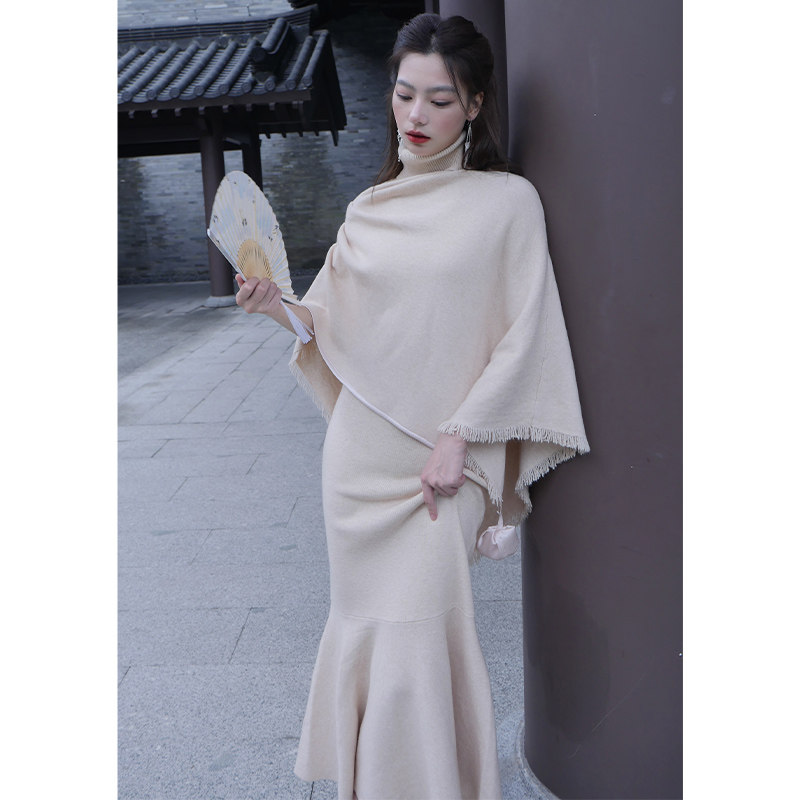 彼得潘大叔《初荷》温柔高领手工花苞安迪绒针织斗篷连衣裙两件套