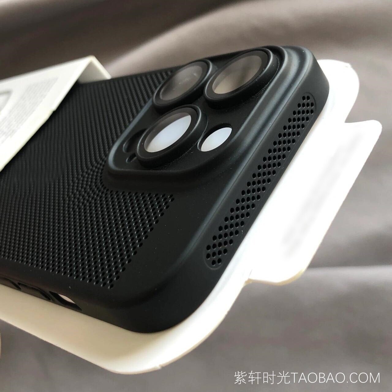 纯黑色散热不沾指纹手汗适用iPhoneAir苹果17promax手机壳16pro带镜头膜17pro透气15蜂窝14轻薄13硬壳冰凉感