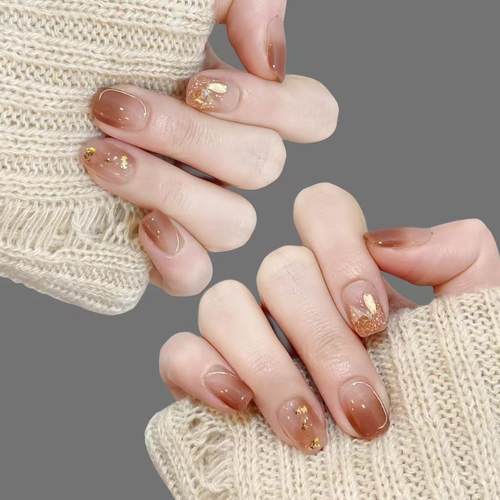 秋冬棕咖短款穿戴甲轻奢气质美甲