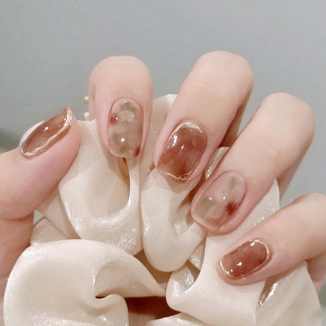 茶晶花金边晕染冰透纯欲风穿戴甲