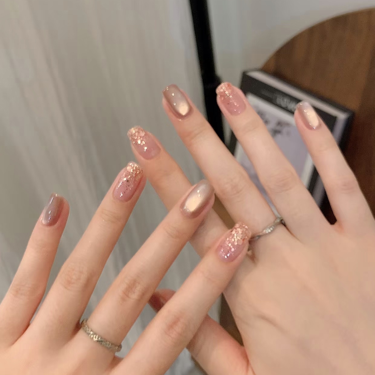 奶茶裸猫眼亮片透亮水光感穿戴甲