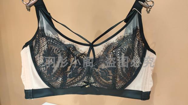 奴芝文胸9229无磁薄款C杯软钢圈大胸显小聚拢上托调整型性感内衣