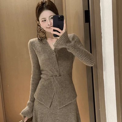 大码女装巨好看小香风套装2025新款秋冬一整套针织衫半身裙两件套