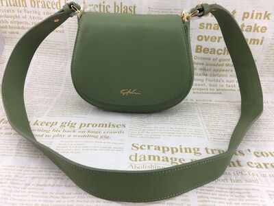 单肩斜挎包沙驰头层牛皮单肩包