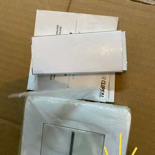 议价-施耐德奇胜E84752D500T全遥控器32E8TXIR可维修