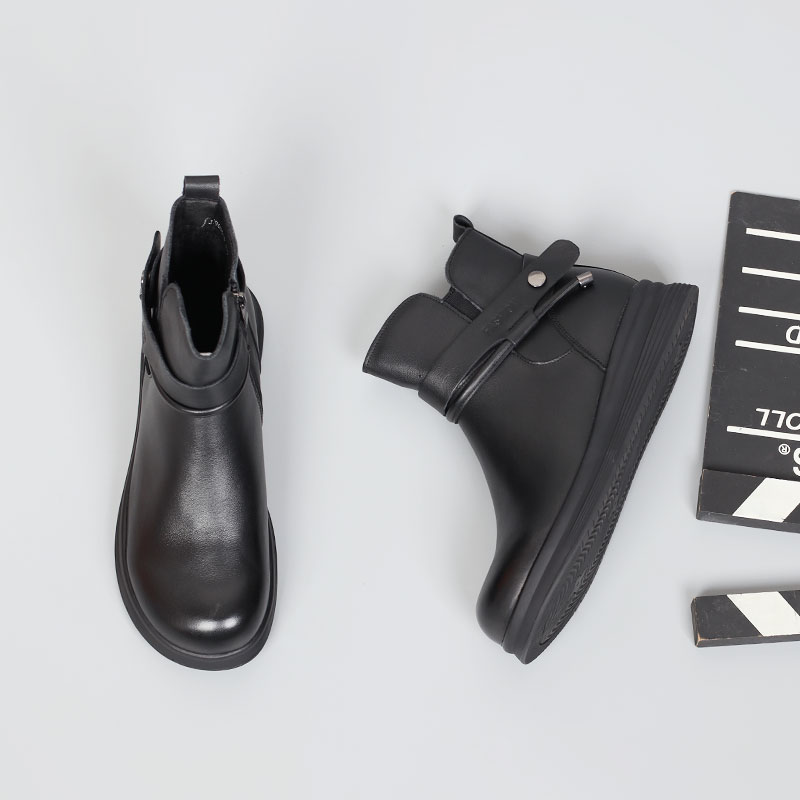 爆款大码女鞋41-43新款2024冬季棉靴休闲时尚脚宽胖加绒马丁靴潮