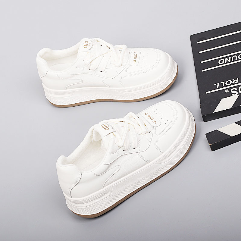 2025冬季新款大码女鞋41-43休闲棉鞋脚宽胖保暖特大号加绒小白鞋