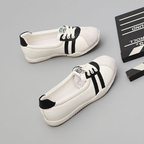 2024夏新款大码女鞋41-43时尚单鞋休闲百搭简约特大号平底小白鞋