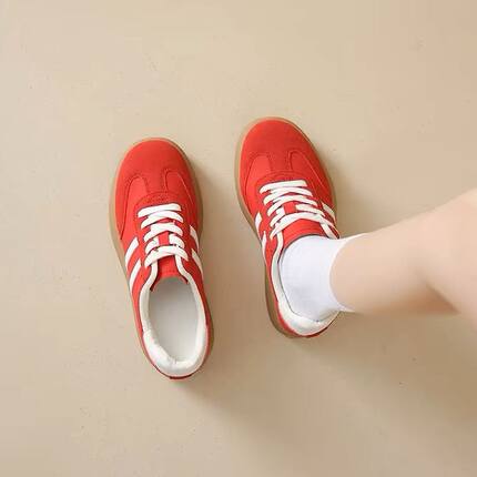 小个子7cm内增高红色德训鞋女2026春季新款百搭厚底休闲软皮板鞋