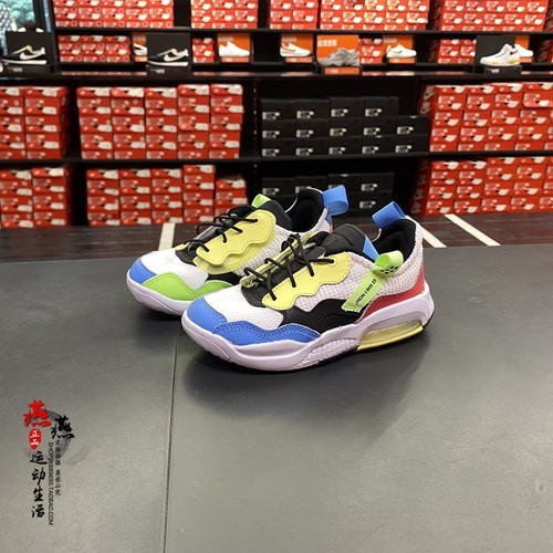 NIKE春秋舒适气垫缓震跑步运动鞋