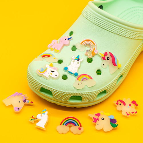 动物造型发光荧光洞洞鞋花鞋配饰