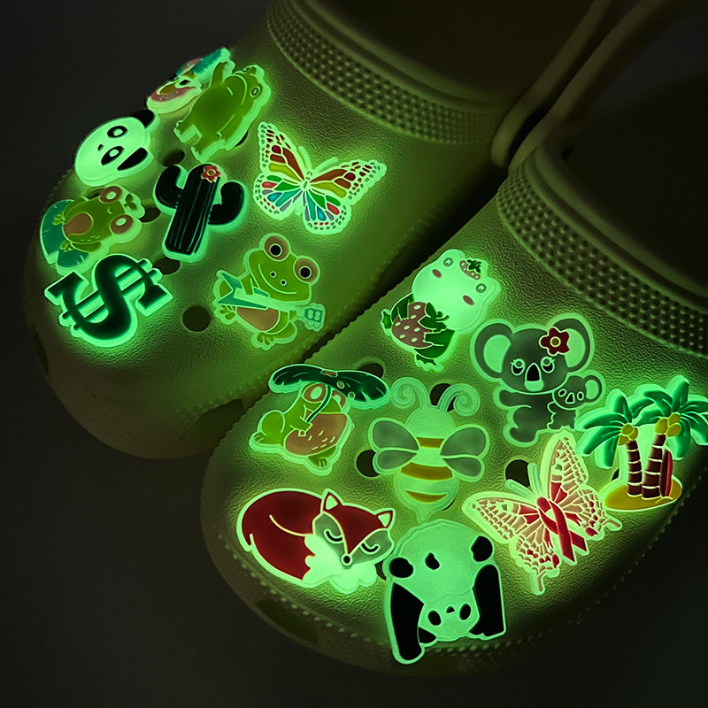 可爱卡通动物夜光洞洞鞋花鞋扣花园鞋上装饰品可拆卸DIY配件现货,服饰配件/皮带/帽子/围巾,鞋扣,淘宝优惠券,粉丝福利购,淘宝优惠卷