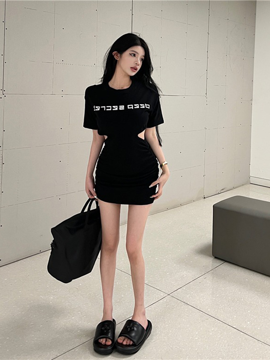 辣妹纯欲黑色镂空短袖连衣裙女夏季新款小个子露腰显瘦性感包臀裙