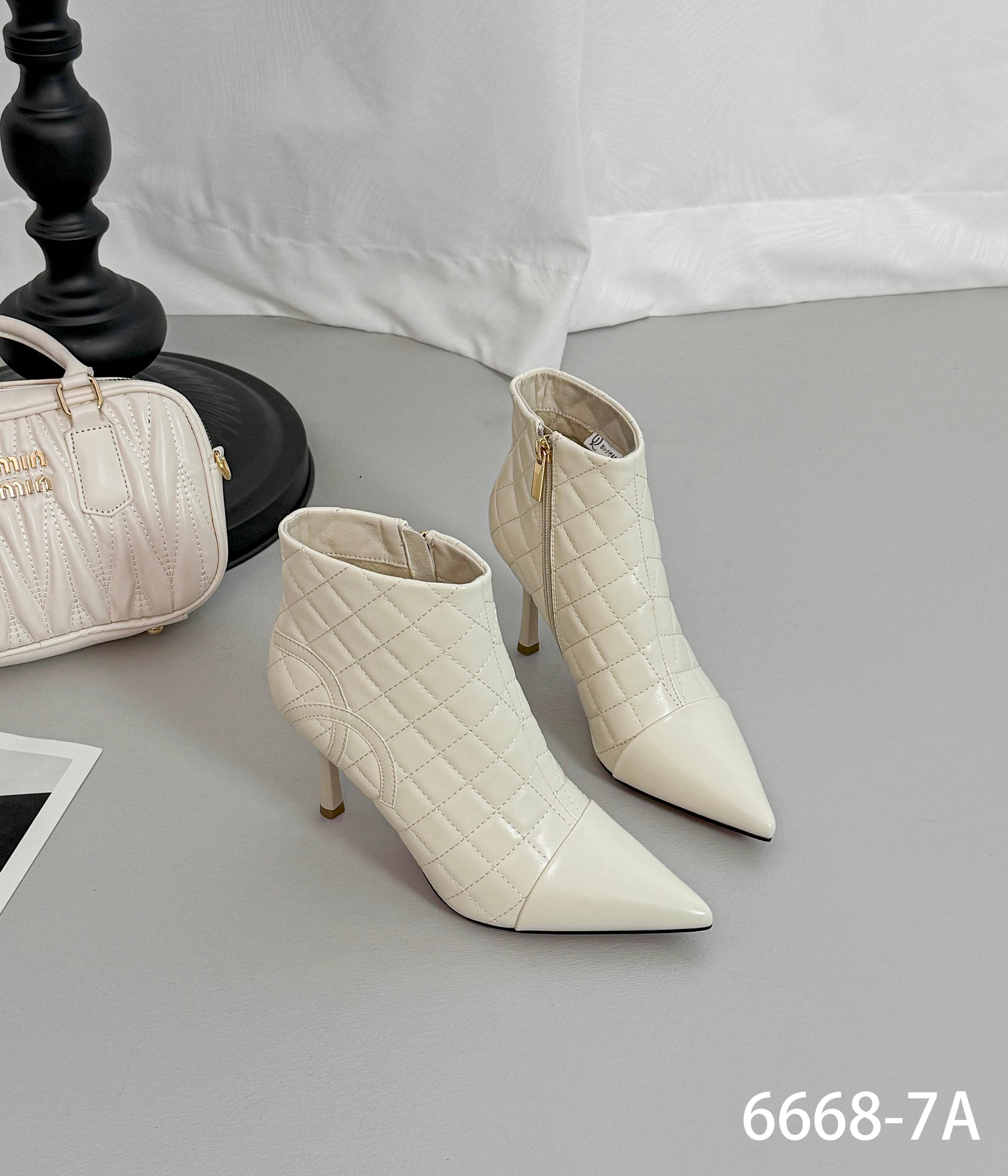 钎金鸟2025秋冬新款欧美尖头细跟短靴女时装靴洋气高跟瘦瘦靴潮女