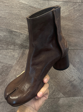 欧洲站秋冬水洗马皮分趾靴粗高跟马猪蹄短靴女法式复古小众真皮靴