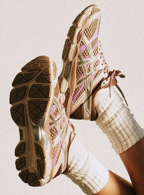 代购Asics GEL-CUMULUS 16亚瑟士复古肉桂棕粉紫拼色男女运动跑鞋