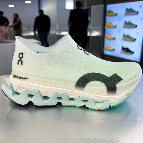 代购ON LightSpray Cloudmonster 3 Hyper昂跑限定款长距竞速跑鞋