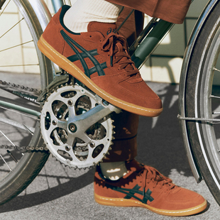 ASICS SKYHAND OG亚瑟士联名款 代购 棕色绒面革拼接男女板鞋 HAY