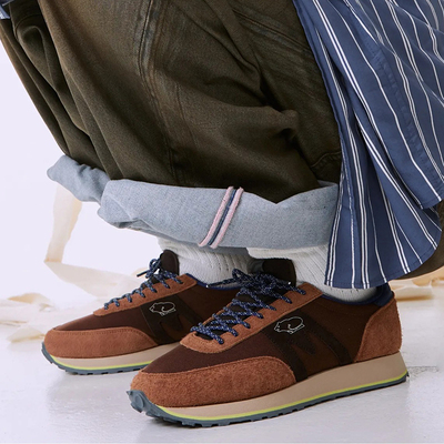 代购KARHU ALBATROSS CONTROL卡虎红棕色绒面革拼接男女运动跑鞋