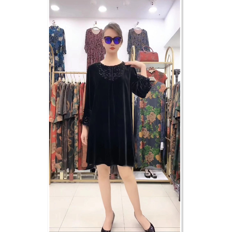 高端大牌桑蚕丝植绒钉珠连衣裙宽松显瘦妈妈装中长款纯色中袖裙子