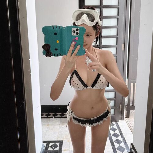 韩国纯欲风性感辣妹波点撞色比基尼荷叶边小胸绑带度假温泉泳衣女