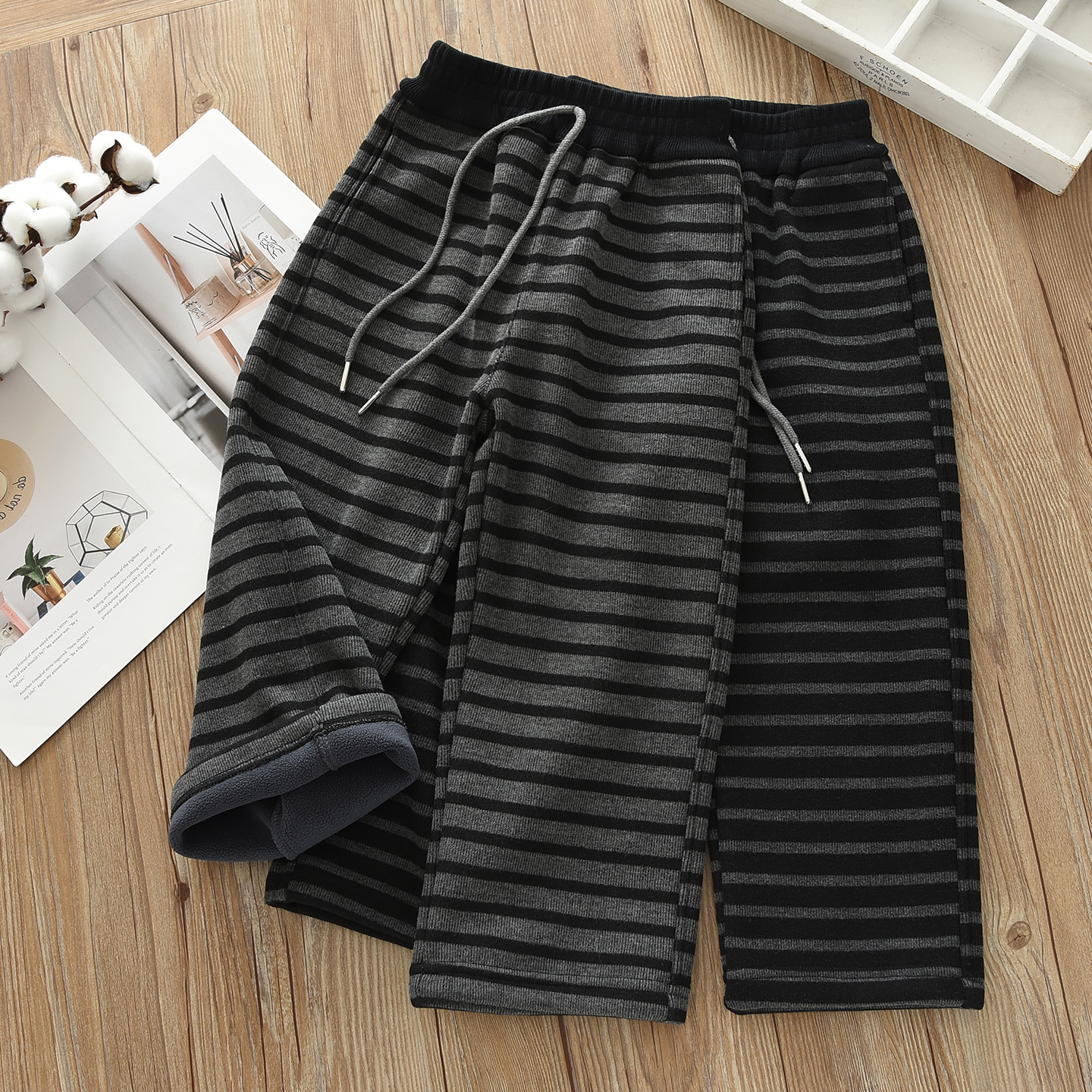 女孩秋冬款加绒条纹直筒裤