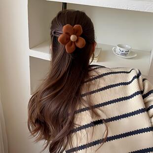冬季毛绒花朵发夹女后脑勺头发夹子高级感一字夹鸭嘴夹鲨鱼夹头饰