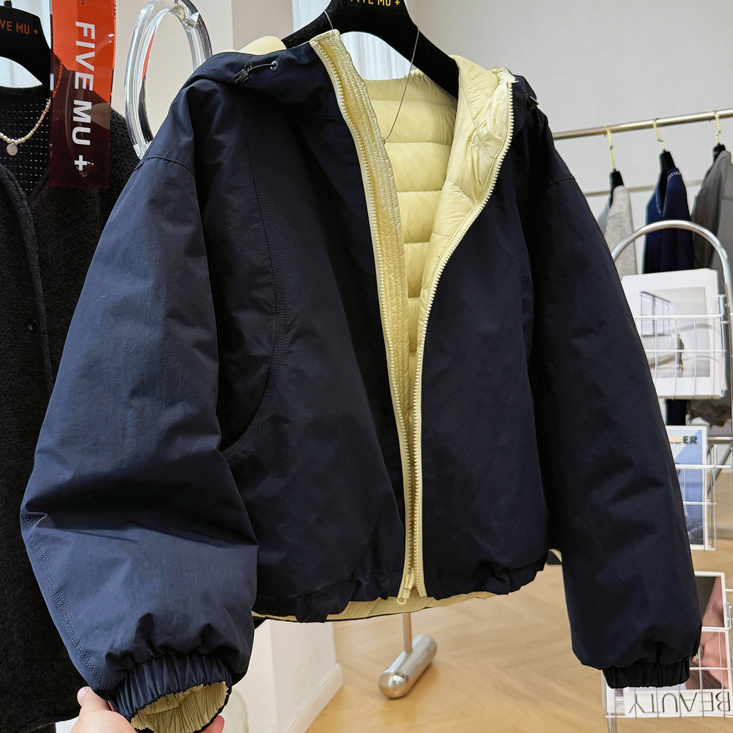 韩系两面穿短款保暖羽绒服女冬季