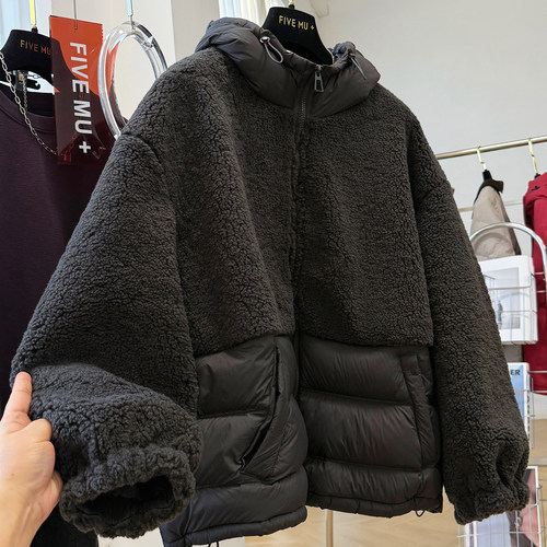 韩系定制羊羔绒拼接短款羽绒服女