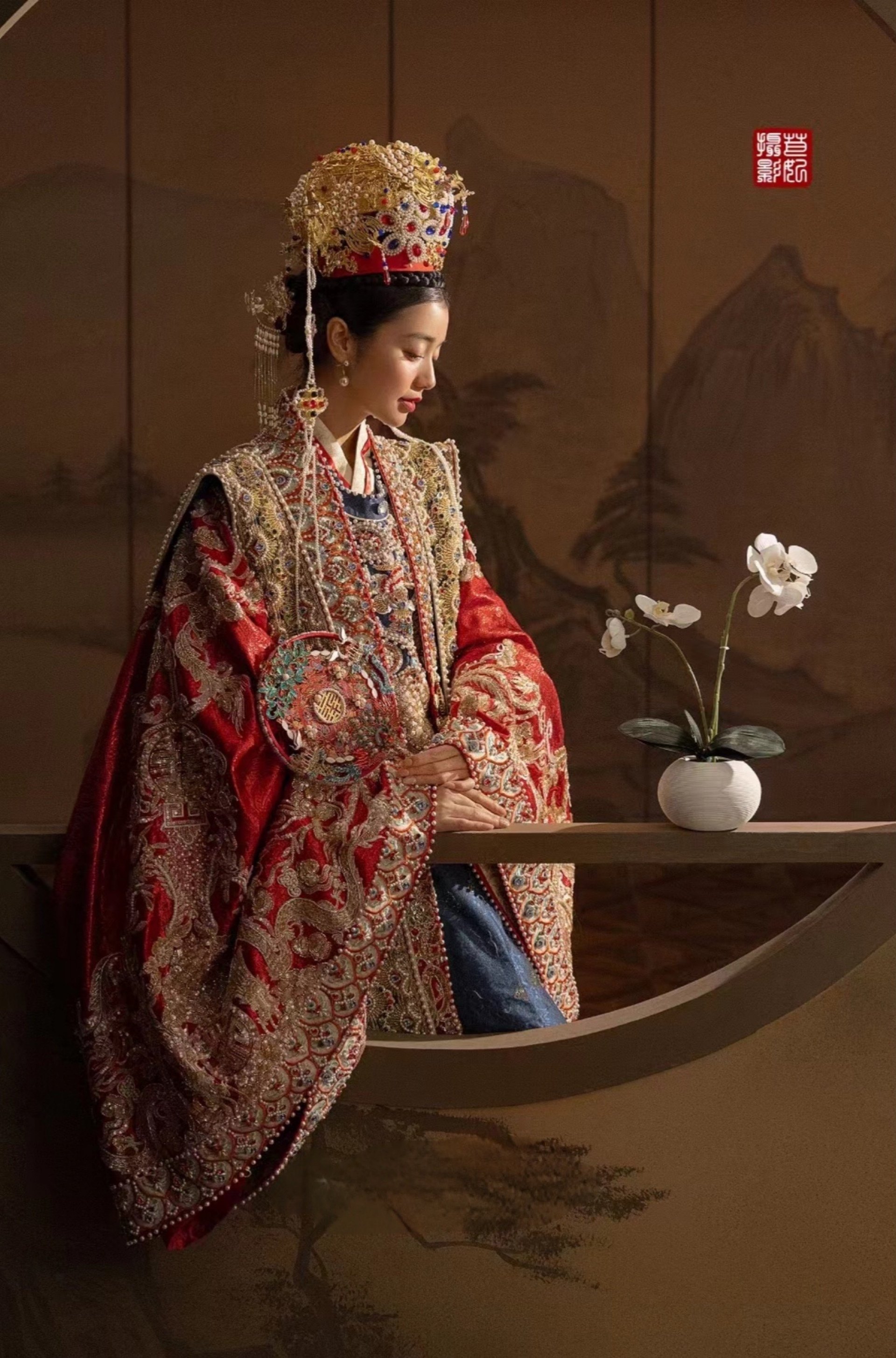 出租倒叙中式明制汉服婚服复古婚礼拖尾定制嫁衣凤冠霞帔婚礼租赁