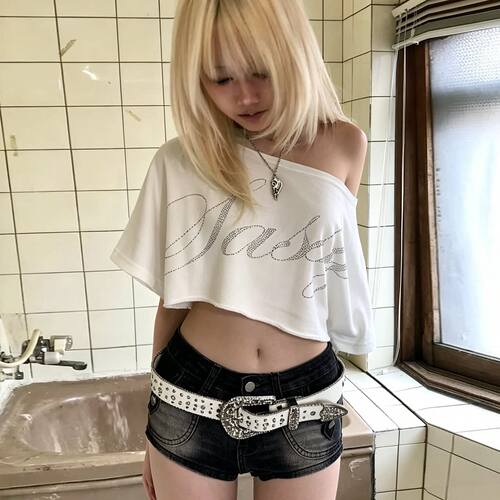 ins风性感斜肩露琐骨宽松显瘦t恤女学生夏天漏腰百搭美式辣妹上衣