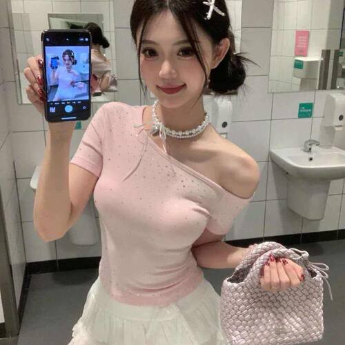 名媛小香风搭配短裙的上衣女士夏季气质性感露肩粉色减龄t恤小衫
