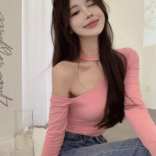 小香风设计感气质挂脖露肩打底衫女春秋性感短款露腰紧身外穿上衣