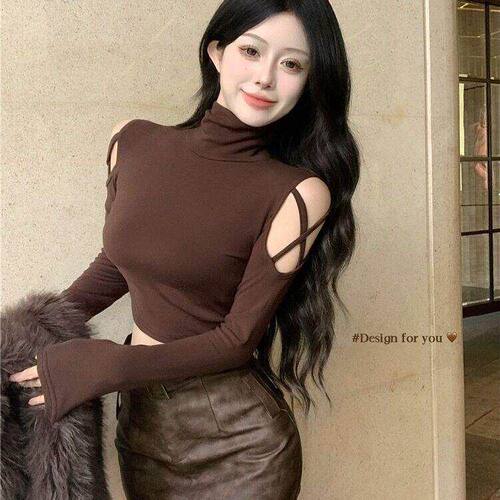 美拉德穿搭女士洋气紧身高领打底衫春秋季短款露脐显胸t恤上衣冬
