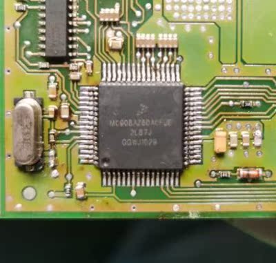 MC908AZ60ACFUE QFP64汽车电脑板芯片 进口原装现货