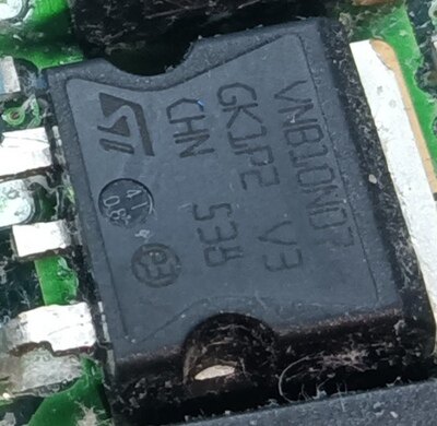 全新原字 VNB10N07TR-E VNB10N07 电源开关 10A 70V TO263-3