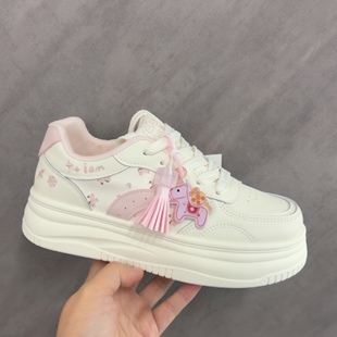 环球1958厚底小白鞋女2026春板鞋休闲百搭卡通ins面包鞋运动9112