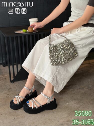 女鞋2026夏季新款外穿厚底增高金色交叉带法式配裙子35680名思图