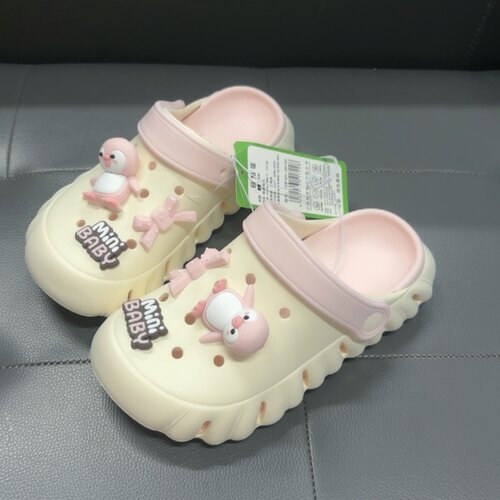 洞洞鞋30-35码2026男女童夏季外穿防滑沙滩凉鞋踩屎感99199萌芽
