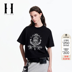 绫致SEASON HIGH春季新款NFL联名百搭舒适T恤女装