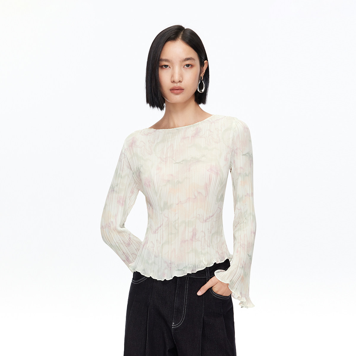 绫致Vero Moda雪纺衫女秋冬新印花喇叭袖修身上衣百搭时尚优雅