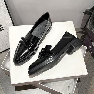 2026新款黑色英伦小皮鞋女春季厚底尖头单鞋女款配裙子平底乐福鞋