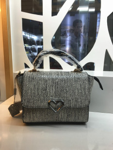 LALPINA袋鼠女包斑马纹黑白条纹手提包单肩斜挎包BKJ00822/23/25