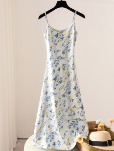 法式 缎面仿醋酸性感V领显瘦吊带连衣裙高级感鱼尾裙印花A 春夏新款
