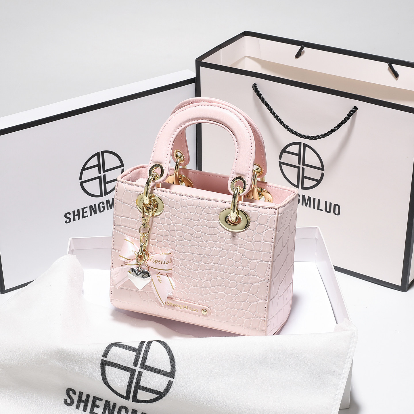 香港品牌轻奢小众粉色包包女2026新款精致生日礼物戴妃包手提包