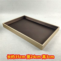 Золотая внешняя часть + коричневая внутренняя часть (матовая кожа), примерно 35*ширина, 24*высота, длина 3см.