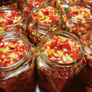 江西手工剁椒酱特辣蒜蓉自制彩椒酱香鲜辣椒酱下饭菜拌饭拌面280g