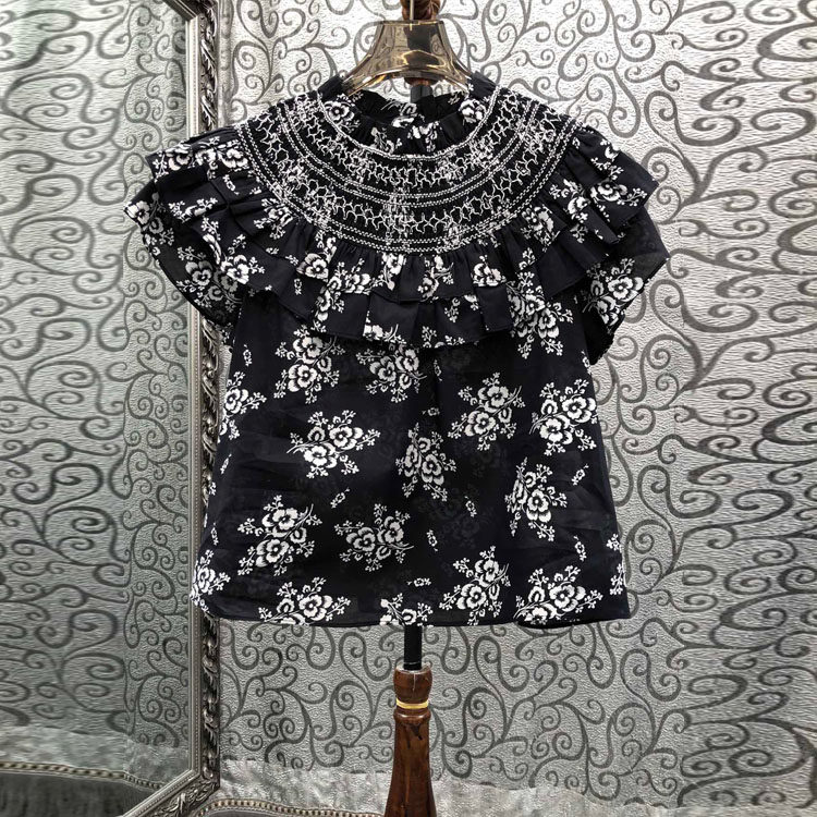 初溯家2026夏季新款欧货法式刺绣荷叶边小飞袖碎花减龄轻薄上衣女