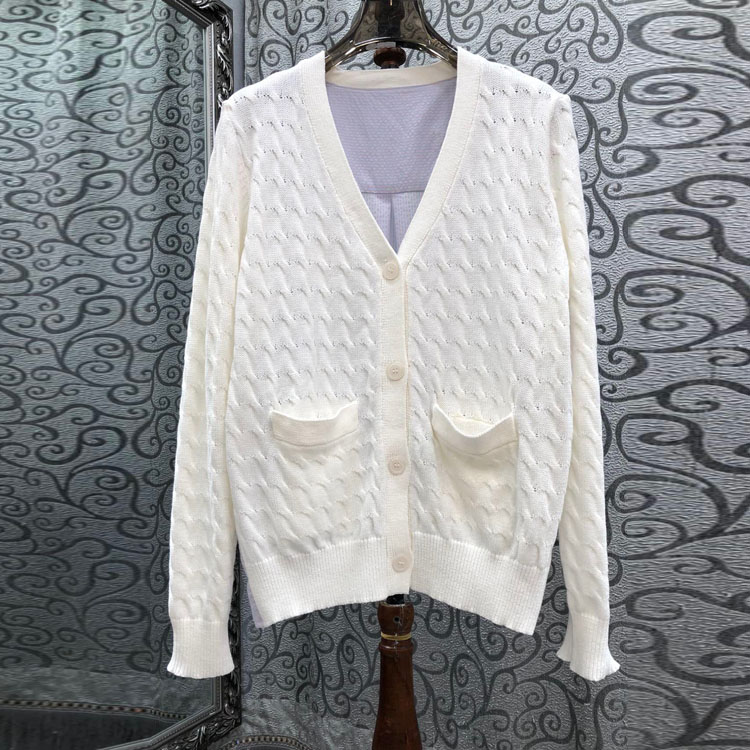 初溯2025新品欧货女装后背拼色刺绣V领麻花羊毛混纺针织开衫上衣