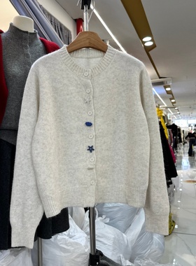 圆领五角星羊毛针织衫女2025年冬装新款韩系减龄小个子开衫毛衣潮